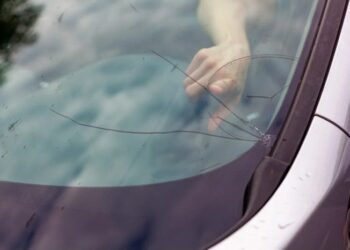 PPT - Safety And Aesthetic Impact Of Cracked Windshields PowerPoint ...